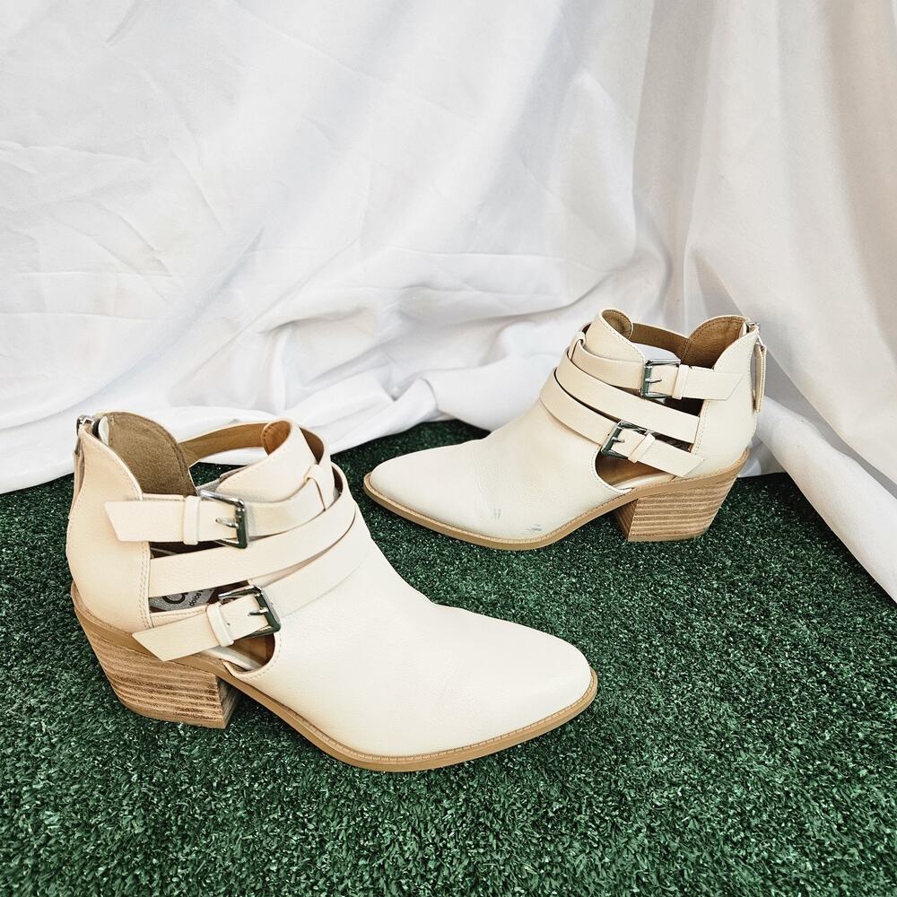 Dolce Vita DV Cream Cutout Ankle Booties Womens 7.5 Block Heel Buckle Boots